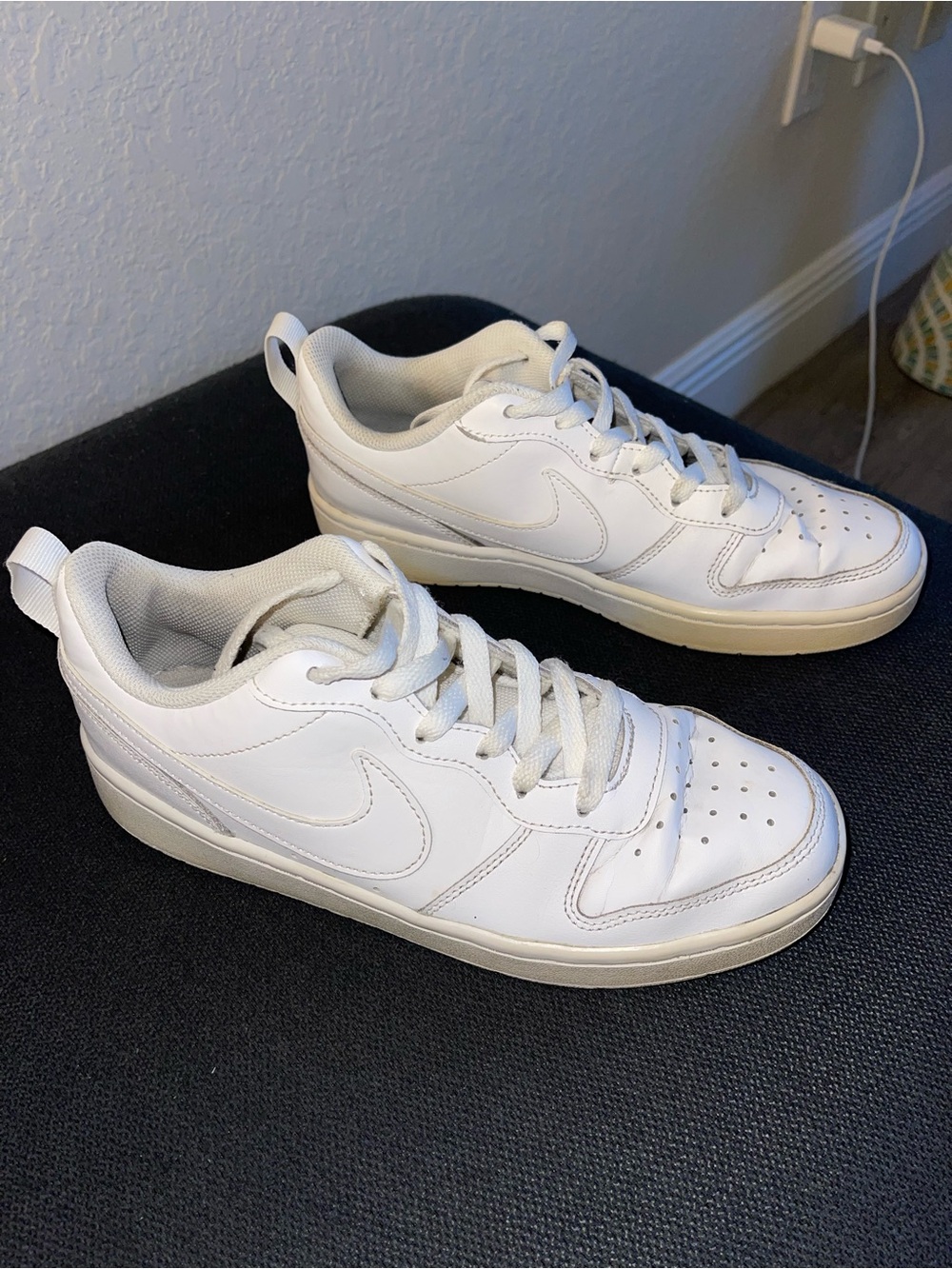 Nike  White Low-Top Leather Sneakers